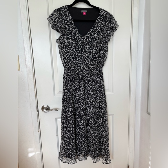 Vince Camuto Smocked Waist Flutter Sleeve Midi Dress In Rich Black Size … - Picture 4 of 13